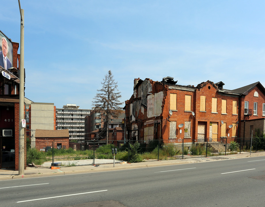 403 King St E in Hamilton, ON - Building Photo