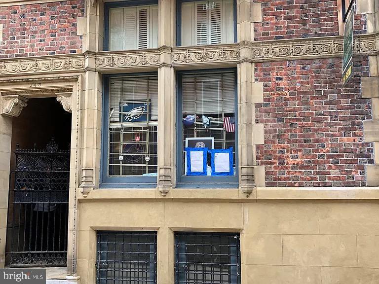 343 S 18th St in Philadelphia, PA - Building Photo