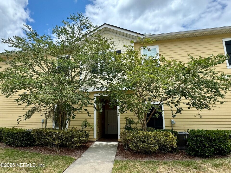 100 Brannan Pl in Saint Johns, FL - Building Photo