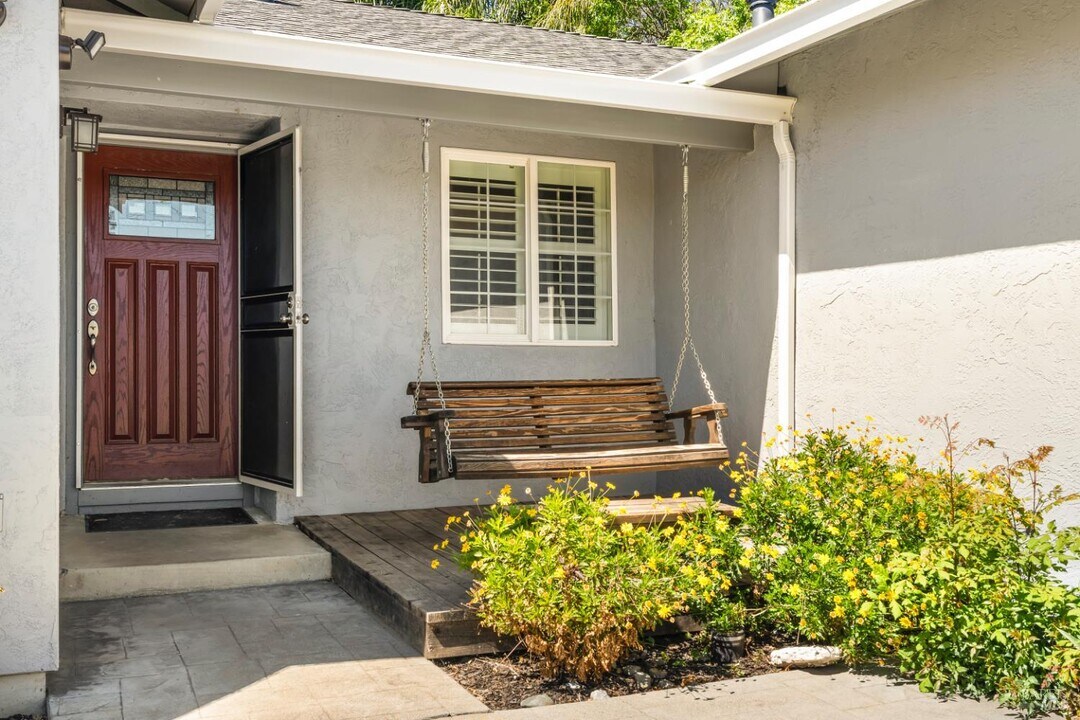 436 Corte Lagos in Vacaville, CA - Building Photo