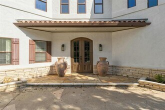 2510 Saratoga Dr in Austin, TX - Building Photo - Building Photo