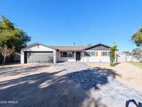 121 N Flint Cir in Mesa, AZ - Building Photo - Building Photo