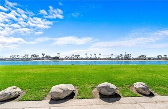 5824 Spinnaker Bay Dr in Long Beach, CA - Foto de edificio - Building Photo