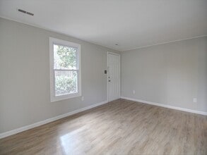 2600 Glenbrook Dr in Durham, NC - Building Photo - Building Photo