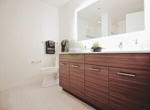 328 W Chestnut St in Chicago, IL - Foto de edificio - Building Photo