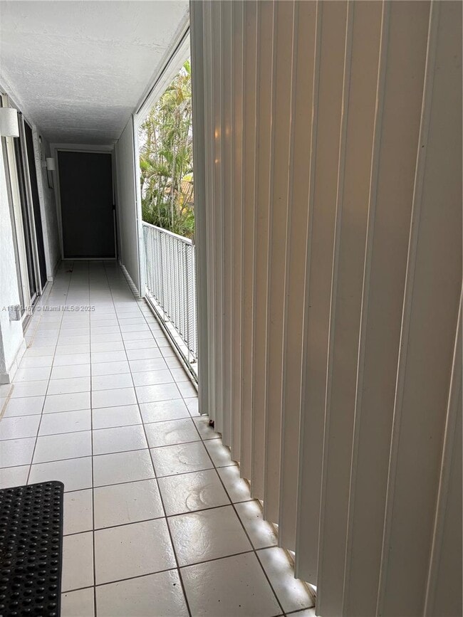 16531 NE 35th Ave in North Miami Beach, FL - Building Photo - Building Photo