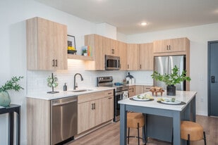 Vale in Minnetonka, MN - Building Photo