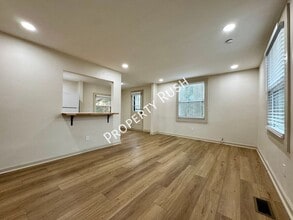 975 Beason Dr in Chattanooga, TN - Foto de edificio - Building Photo