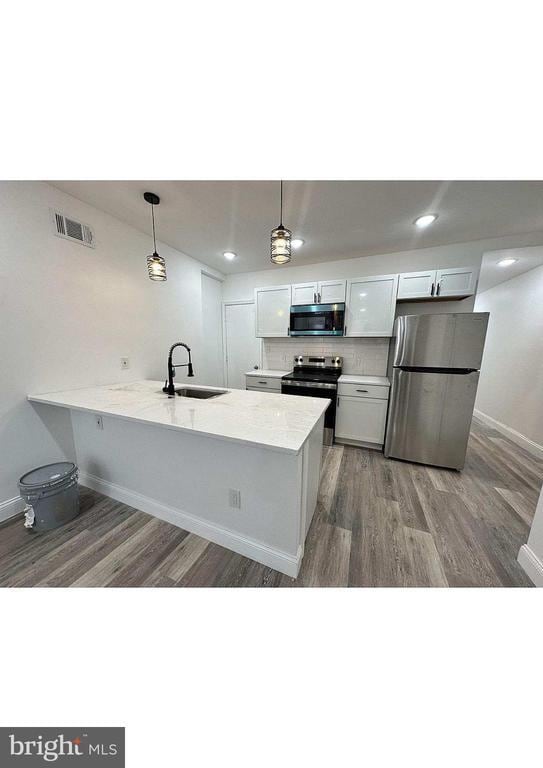 property at 1233 W Venango St