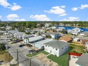 3908 Ocean View Dr in Panama City Beach, FL - Building Photo - Building Photo