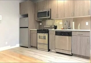 125 E 39th St in New York, NY - Building Photo - Building Photo