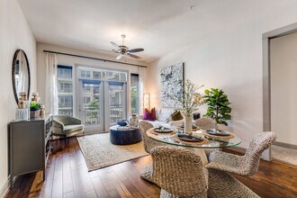 5195 Hidalgo St in Houston, TX - Building Photo - Building Photo