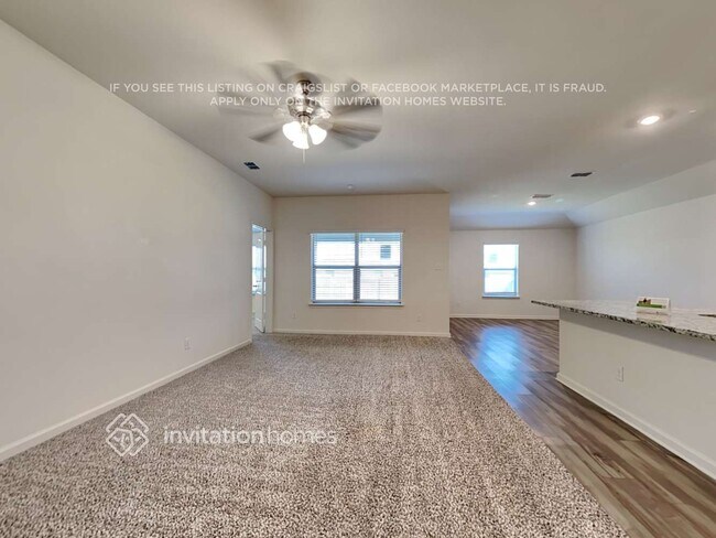 135 Magnolia Dr in Sanger, TX - Foto de edificio - Building Photo