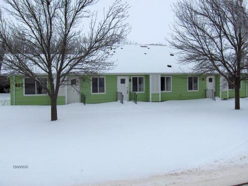 401 Mooreton Ave in Mooreton, ND - Building Photo