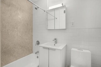 9602 4th Ave in Brooklyn, NY - Building Photo - Building Photo