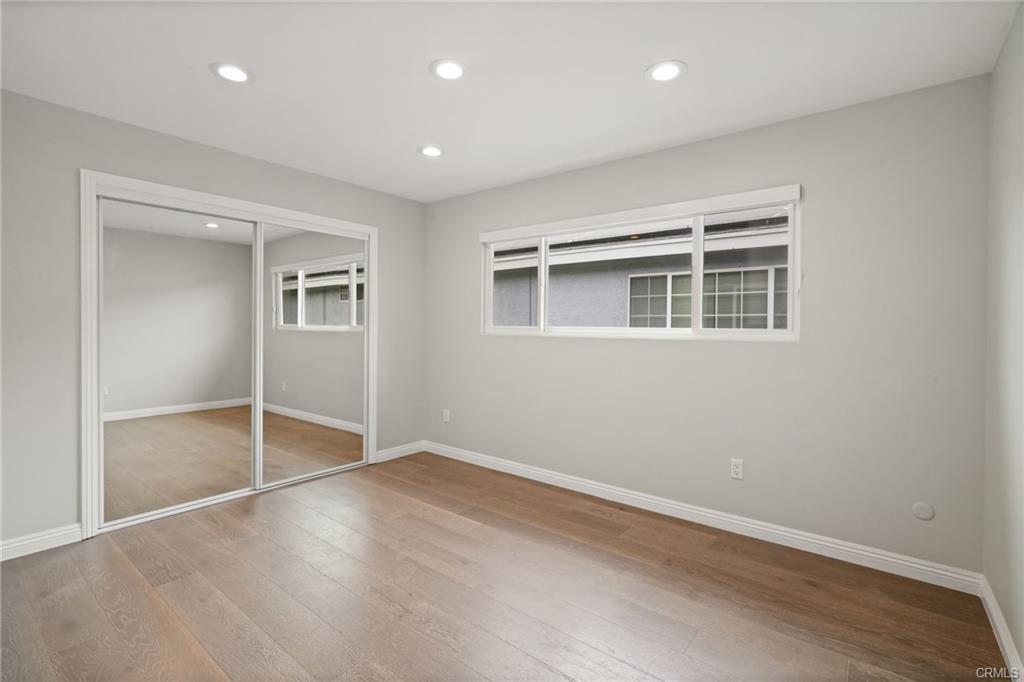 6215 Hesperia Ave in Los Angeles, CA - Building Photo