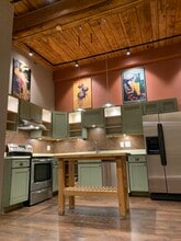 156 Front St, Unit 108 in Exeter, NH - Foto de edificio - Building Photo