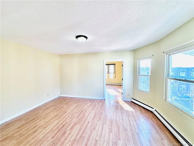 398 Park St in New Britain, CT - Building Photo - Building Photo