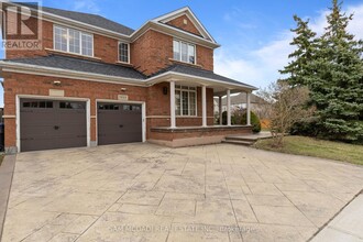 5885 Long Valley Rd in Mississauga, ON - Building Photo - Building Photo