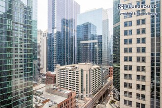 210 N Wells St in Chicago, IL - Building Photo - Building Photo