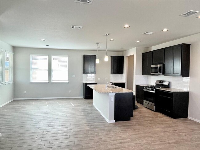 208 Living Reef Dr in Maxwell, TX - Building Photo - Building Photo