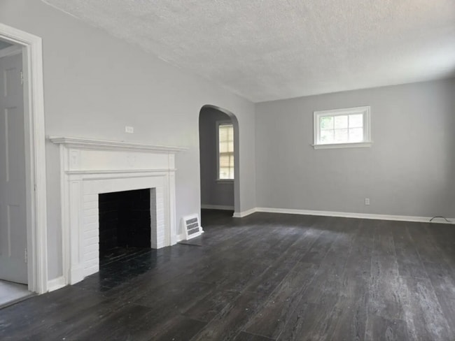 2061 Staunton Rd in Cleveland Heights, OH - Foto de edificio - Building Photo