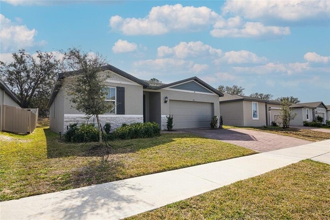 property at 956 Cambridge Dr