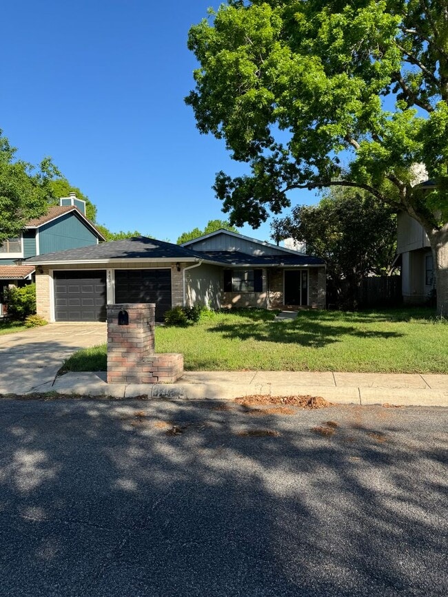 4423 Brushy Hill in San Antonio, TX - Building Photo - Building Photo