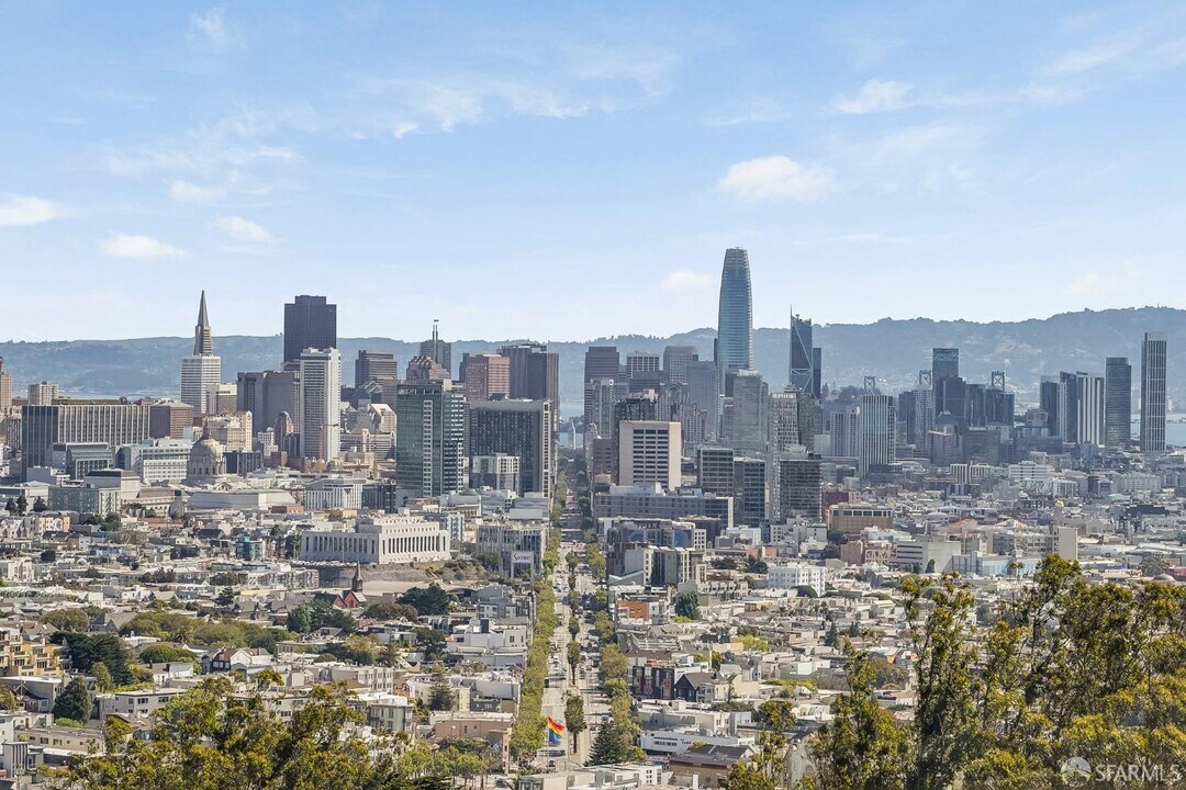 655 Corbett Ave in San Francisco, CA - Building Photo