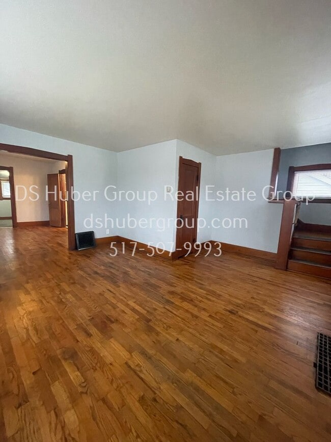 805 Comfort St in Lansing, MI - Building Photo - Building Photo