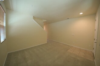 549 Chaparral Loop in Vacaville, CA - Building Photo - Building Photo