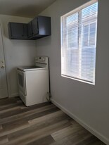 180 N Jones St in Moapa Valley, NV - Building Photo