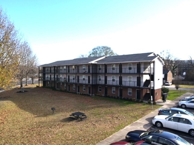 301 E 12th St in Greenville, NC - Building Photo - Building Photo