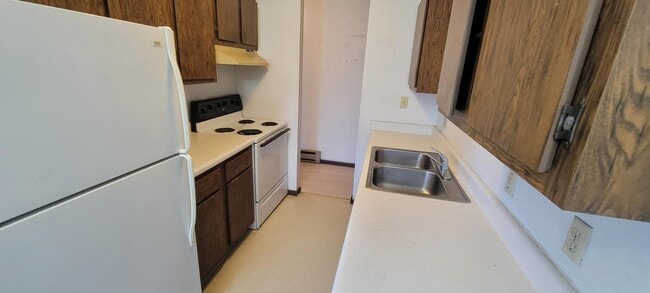 506 Jefferson St in Vermillion, SD - Building Photo - Building Photo