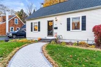 46 Country Ln in Penfield, NY - Building Photo - Building Photo