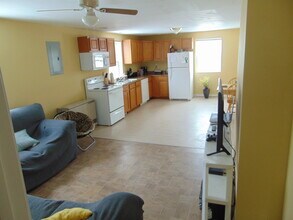 851 Western Ave, Unit Apartment 1 in Hampden, ME - Building Photo - Building Photo