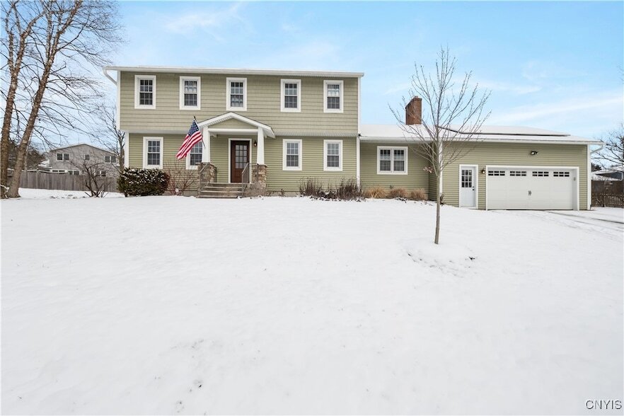 7651 Redcoat Cir, Unit b in Manlius, NY - Building Photo