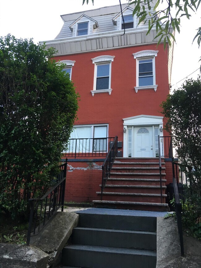 49 Danforth Ave Rentals in Jersey City, NJ