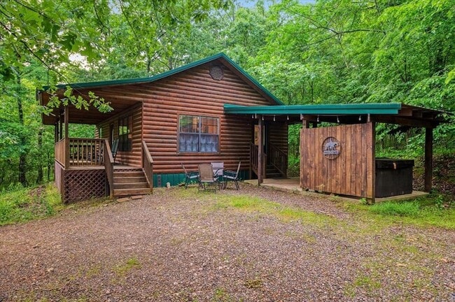 206 Orca Rd in Broken Bow, OK - Building Photo - Building Photo