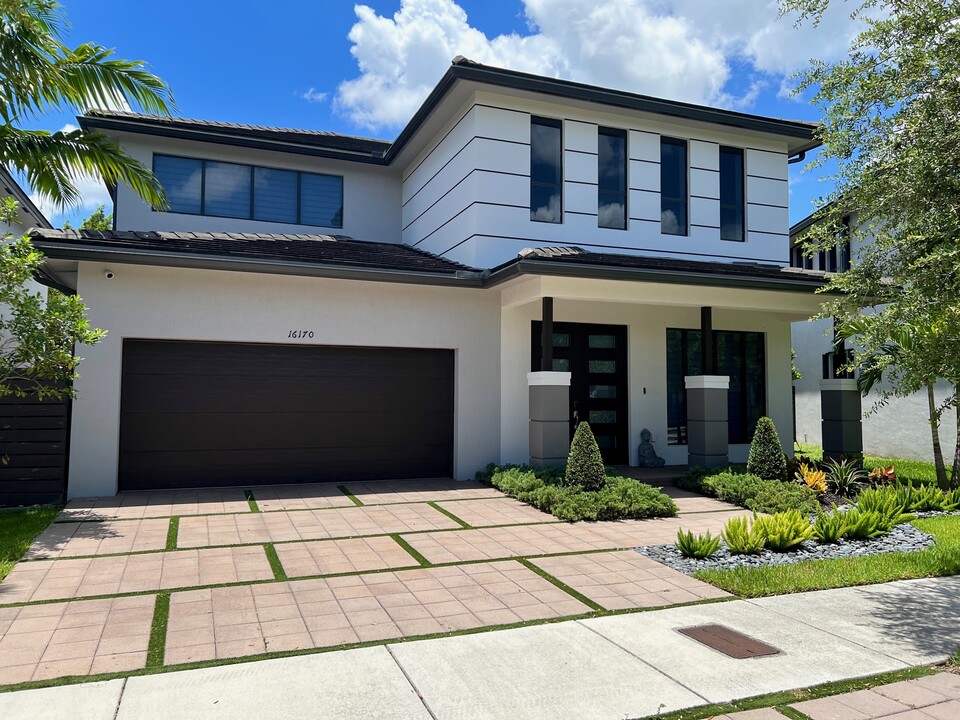16170 SW 136 Way in Miami, FL - Building Photo