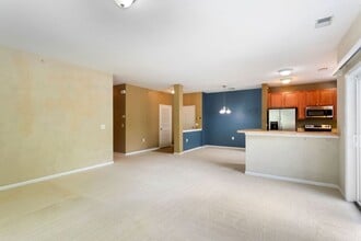5329 Warminster Dr in Virginia Beach, VA - Building Photo - Building Photo