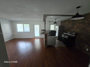 1715 Wiley St in Hollywood, FL - Building Photo - Building Photo