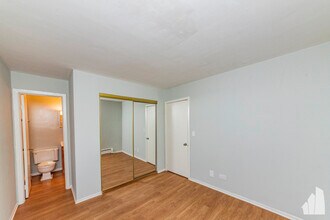 4611 N Beacon St, Unit 2c in Chicago, IL - Building Photo - Building Photo