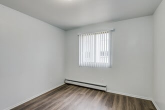 Johnson Legacy East Apartments in Milwaukee, WI - Building Photo - Interior Photo