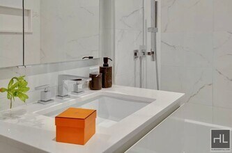 East 44th Street, Unit 40L in New York, NY - Building Photo - Building Photo