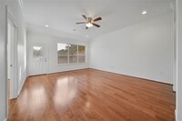 19639 Candlewood Oaks Ln in Spring, TX - Foto de edificio - Building Photo