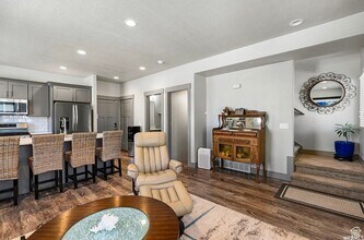 12706 Roll Save Ln in Riverton, UT - Foto de edificio - Building Photo
