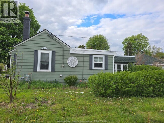 3396 Woodward Blvd in Windsor, ON - Building Photo - Building Photo