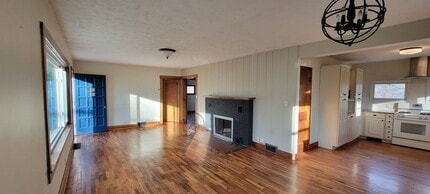 9941 E Carter Rd in Traverse City, MI - Foto de edificio - Building Photo