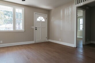 332 Guilford St in West Columbia, SC - Foto de edificio - Building Photo